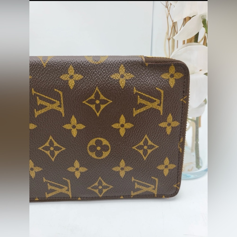 Louis Vuitton Brown Monogram Wallet - Picture 14 of 16